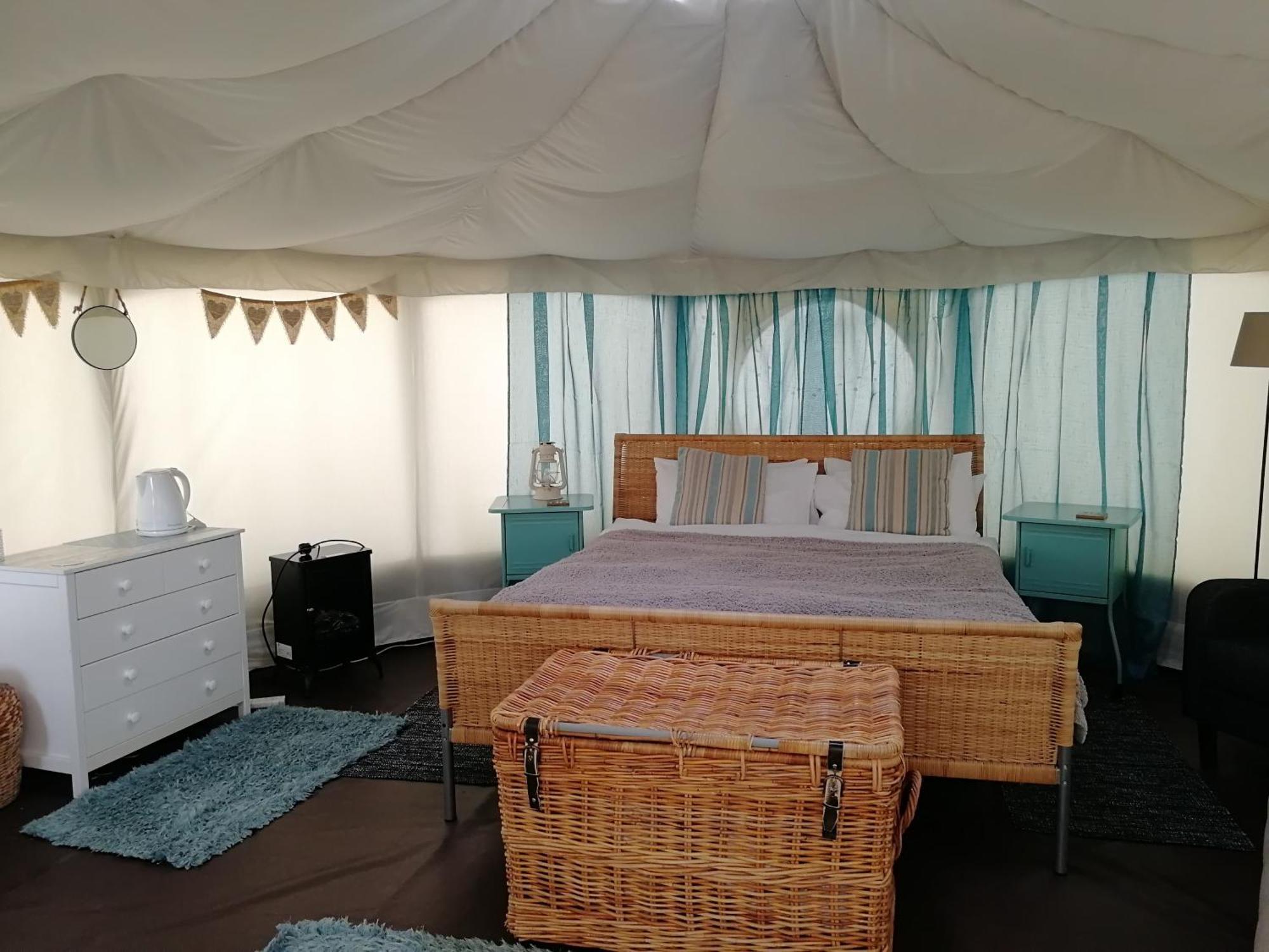 The Little Hide - Adult Only Camping Pods Wigginton  Ngoại thất bức ảnh