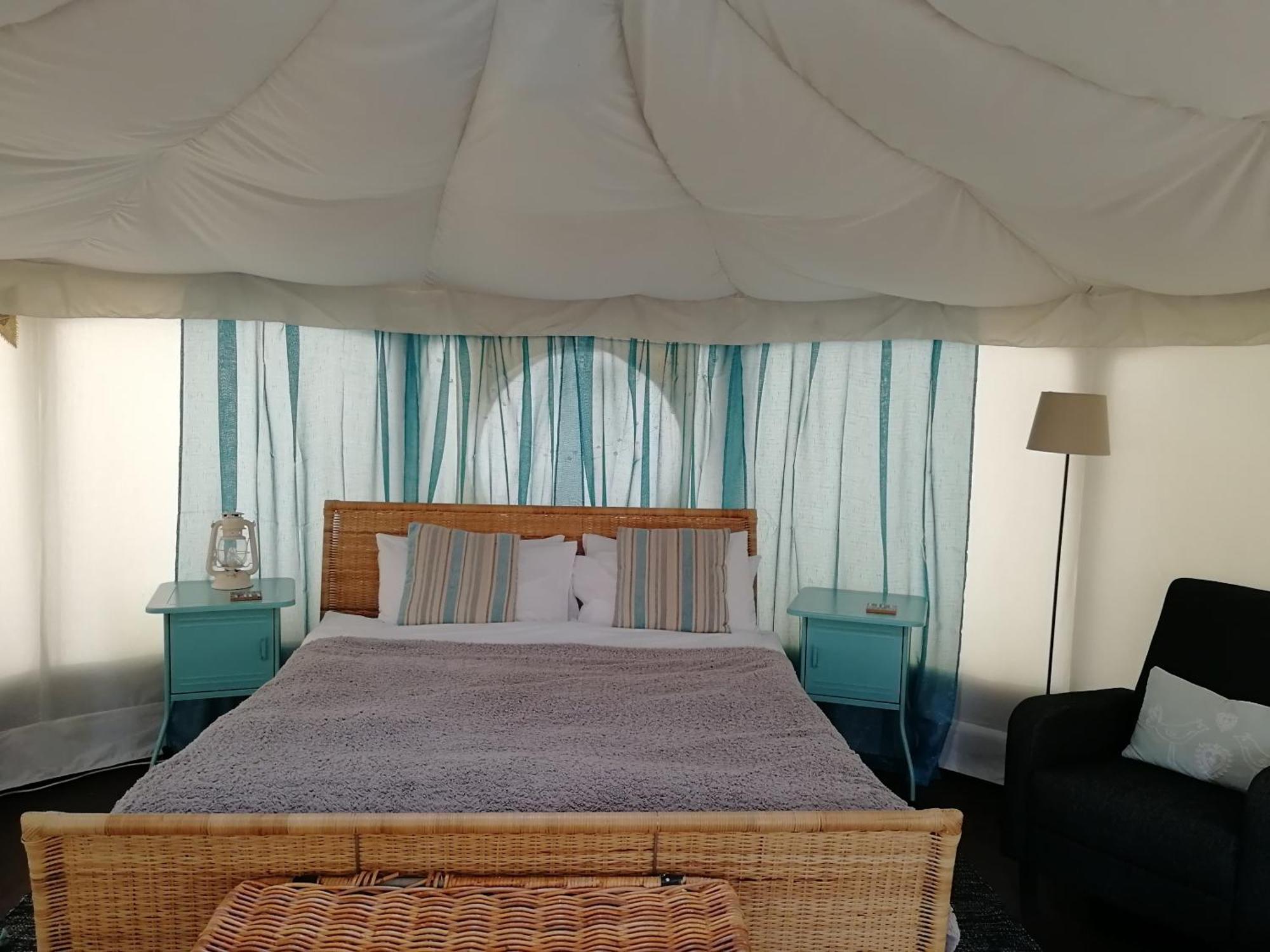 The Little Hide - Adult Only Camping Pods Wigginton  Ngoại thất bức ảnh